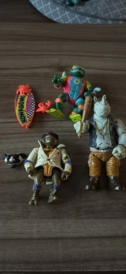 Teenage Mutant Ninja Turtles 3 Figure lot Various Year - Image 1 of 4