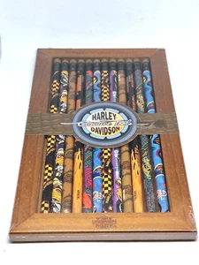 1996 H-D HARLEY-DAVIDSON Creative Tools Set 12 matite vassoio in legno NUOVO - Foto 1 di 7