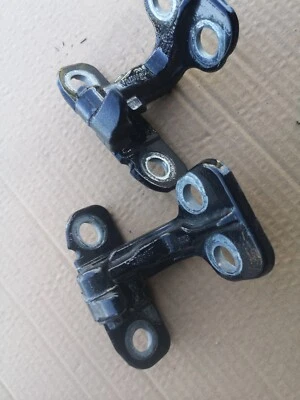 JAGUAR XJ PORTFOLIO 2012 X351 REAR PASSENGER LEFT SIDE DOOR HINGES BLACK PVS - Image 1 of 4