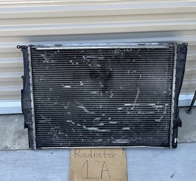 BMW 328I E90 2007-2011 3,0 L motor N52 radiador 7581670 Foto 1 de 4