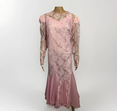 Vestido De Colección Años 80 Rosa Encaje Manga Larga Con Slip ILGWU Hecho en Unión EE. UU. 18.5 Hinchado Foto 1 de 4