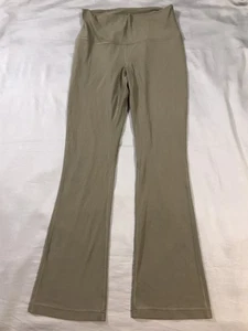 Lululemon Leggings Womens 8 Green Boot Cut Wunder Under Ribbed - Picture 1 of 12