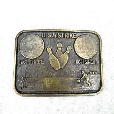 Hebilla de cinturón de bolos vintage años 70 "It's A Strike" League High Three High individual Foto 1 de 3