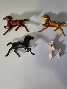 3 Vintage plastic Western pioneer horses 1 cowboy - Picture 1 of 4