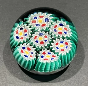 Vintage Murano Kunst Glas bunt grün und weiß Blumen kleiner Briefbeschwerer LEUCHTET! - Bild 1 von 6