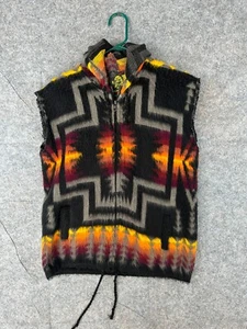 Chaqueta sin mangas de lana Tejidos Ruminahui con capucha estilo nativo americano - Imagen 1 de 8