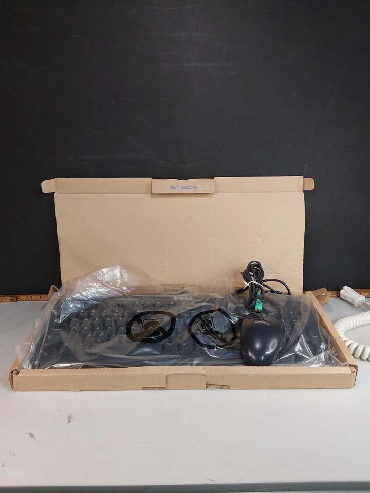 DELL PS/2 US 104-Key PC Windows Desktop Keyboard w/ 2 Button Ball Mouse Vintage - Image 1 of 4