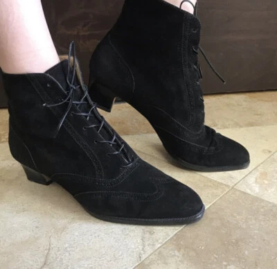 Botín Salvatore Ferragamo Italia gamuza negra Oxford punta cuadrada con cordones 7 2A Foto 1 de 4