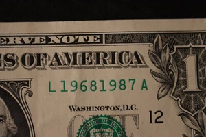 [1968-1987] BANCONOTA ANNIVERSARIO UN DOLLARO FANTASIA SN L 19681987 UNA LAPIDE - Foto 1 di 3