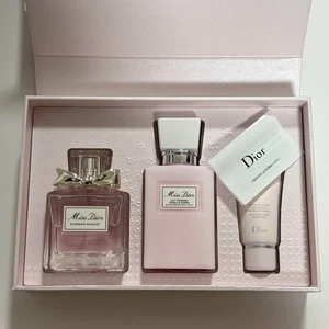 Miss Dior Blooming Bouquet Coffret Set de Regalo Eau de Toilet Body Milk Crema de Manos - Imagen 1 de 3