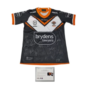 Wests Tigers Football Club 2022 NRL Official Team Signed Guernsey - Bild 1 von 1