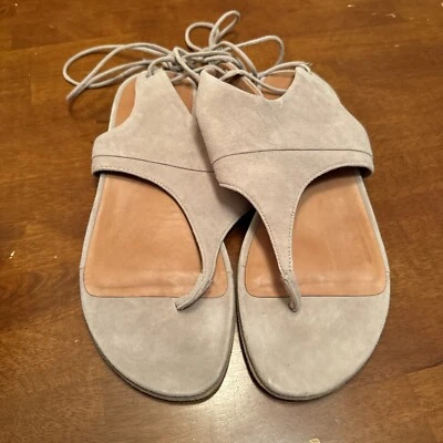 Sandalias Gentle Souls of Kenneth Cole Tanga Gamuza Correa en T Estilo Gladiador talla 9.5 Foto 1 de 4