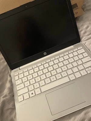 windows 10 laptop brand new - Image 1 of 4
