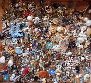 OHRRING SCHMUCK KONVOLUT EINZEL STRASS BASTELN MEHRZWECK 250 Teile Vintage Clip On - Bild 1 von 13