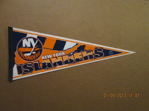 NHL New York Islanders Vintage Circa 1990's Rico Team Logo Hockey Pennant Cover