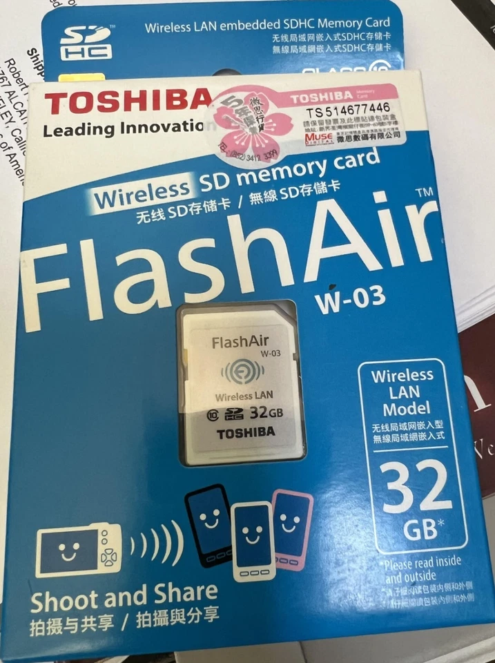 TOSHIBA FlashAir W-03 Wifi SD-Card 32GB Photo Transfer to iPhone/Android - Image 1 of 1
