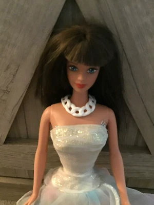 Barbie Doll Necklace Jewelry Solid White Color Choker Style Faux Locking - Image 1 of 4