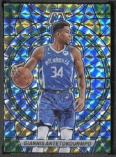 2022-23 Panini Mosaic Basketball Giannis Antetokounmpo Stained Glass SP