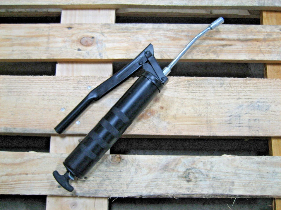 (1) Pistola de engrase de palanca de servicio estándar Alemite F106 con extensión RIgid. 6.000 PSI Foto 1 de 1