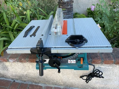 Sierra de mesa Makita 2703 10 pulgadas Foto 1 de 4