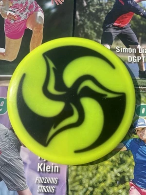 Discmania Huk Lab Method - 177 Gram - Image 1 of 3