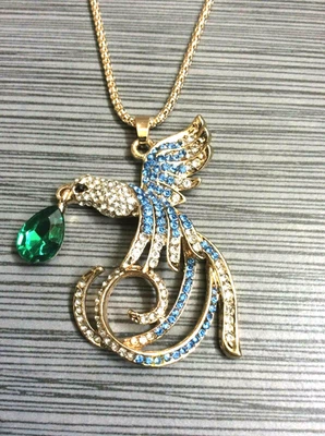 Betsey Johnson Azul y Blanco Pájaro en Vuelo Colgante en Cadena de Oro Collar ¡Nuevo! Foto 1 de 4