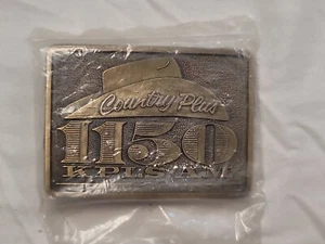 Neu KPLS Radiosender Gürtelschnalle Country PLus AM 1150 Radio - Bild 1 von 9