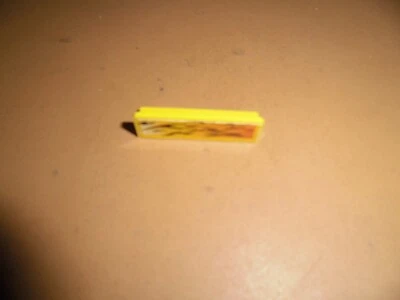 Lego Panel 1x4 Ecke Winkel 15207 mit Aufkleber Flammen nach rechts gelb ea7 - Bild 1 von 2