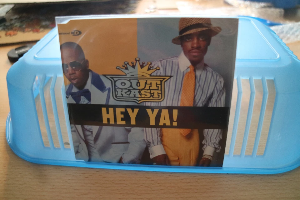 Out Kast - Hey ya! - 3 Tracks Includes The Vidio for Hey Ya! - Maxi CD - Bild 1 von 1