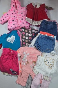 Pacchetto vestiti bambina 12 mesi: body, pantaloni, pezzi unici, ecc. 57 oggetti - Foto 1 di 11