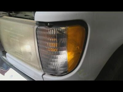 Used Turn Signal / Parking Light Assembly fits: 2000 Ford E350 VAN Park Lamp-Tur - Image 1 of 4