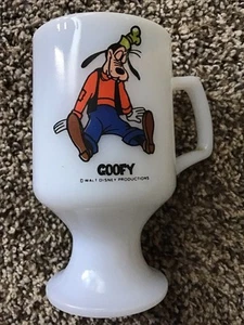 Vintage Disney Productions Milk Glass Goofy Pedestal Coffee Mug Tea Cup EUC - Picture 1 of 4