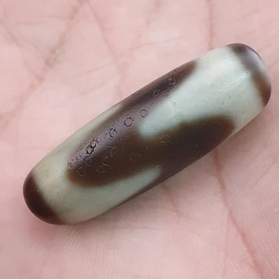 Vintage Himalayan Tibetan ZigZag Pattern Agate Dzi Bead Amulet - Image 1 of 4