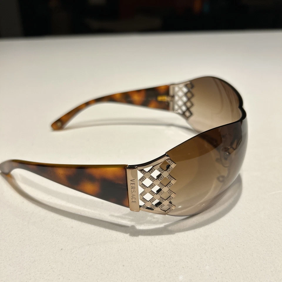 VERSACE Authentic  MOD 4158 461/12 Sunglasses W Tortoise/Gold  Frame - Image 1 of 4