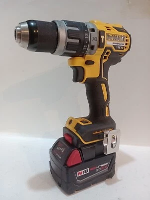 EDIL SI Adattatore batteria Milwaukee 18-li M18 a utensili Dewalt 18-li (XR)