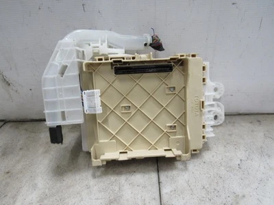 Toyota Corolla 2016 cabina caja de fusibles 8273002F40 Foto 1 de 4