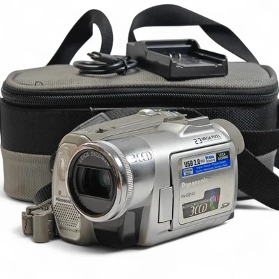 Panasonic NV-GS140 Camcorder MiniDV Leica Lens Video Tape Camera, Charger, Bag - Image 1 of 4