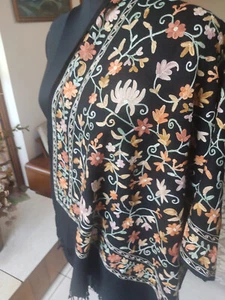 KASHMIRI CREWEL FLORAL EMBROIDERED SHAWL 100% CASHMERE BLACK PASHMINA stole - Picture 1 of 8