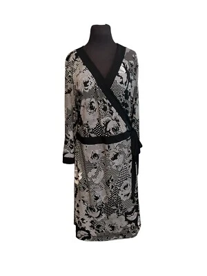 Vestido envolvente estampado tejido líquido blanco y negro talla 1X Style & Co Plus para mujer Foto 1 de 4