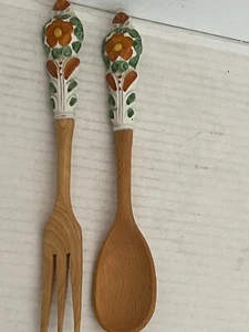 Holz Gabel und Löffel Salatbesteck Keramik handbemalt Blumengriffe Italien - Bild 1 von 7
