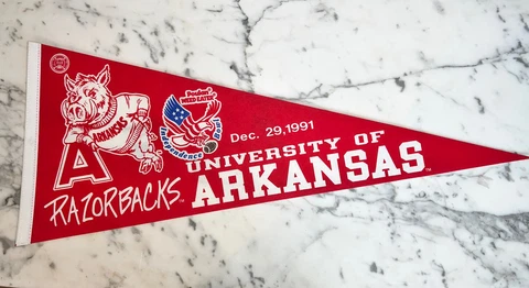 ARKANSAS 1991 INDEPENDENCE BOWL PENNANT Cover