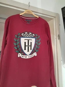 Tommy Hilfiger Herren Langarmshirt Gr. L. Bordorot mit Druck Sehr Schön Baumwol - Bild 1 von 4