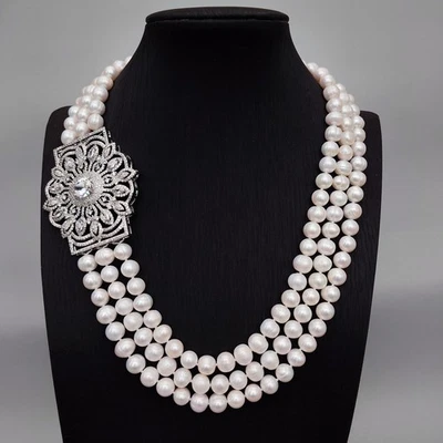 Collar gargantillas 3 filas de perlas blancas cultivadas de agua dulce colgante grande de pavé de circonitas Foto 1 de 4