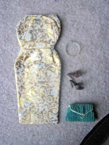 Vintage Barbie #911 Gold Weiß Kleid Handtasche Schuhe Halskette 60er Jahre - Bild 1 von 8