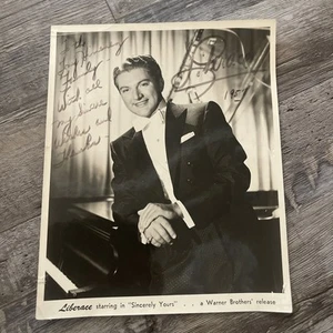 Fotografia d'epoca firmata Liberace "Sinceramente tua" con iscrizione - Foto 1 di 5