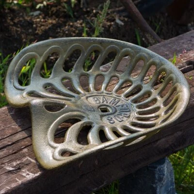 Traktorsitz Oldtimer Trecker, Eisen, rustikale Bauern Dekoration fürs Landhaus - Bild 1 von 4