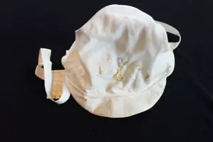 VINTAGE DEADSTOCK 1950'S WHITE COTTON EMBROIDERED INFANT CAP SIZE 12 MONTHS - Picture 1 of 2