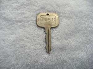 RT- VINTAGE HOTEL KEY #1050  #35881 - Picture 1 of 8