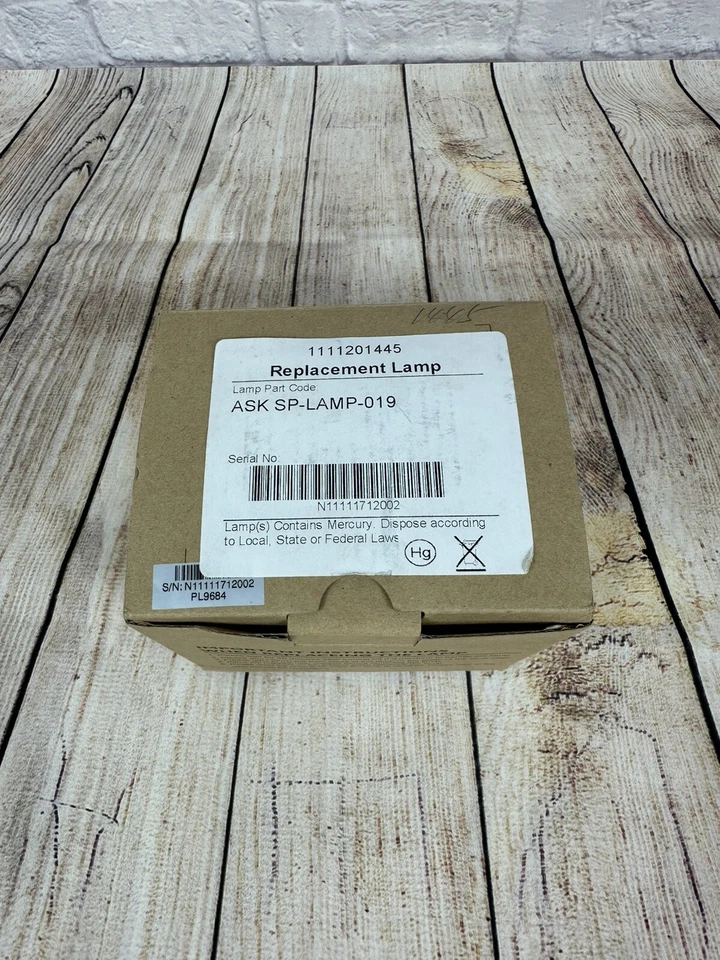 SP-LAMP-019 Lámpara Proyector para INFOCUS IN32 IN34EP IN34 LP600 Foto 1 de 4