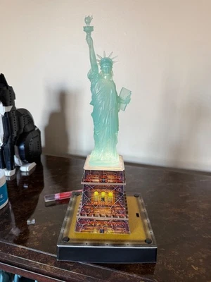 Statue Of Liberty Ravensburger 3D Night Edition Puzzle 120 Pieces Brand New LED - Image 1 of 4
